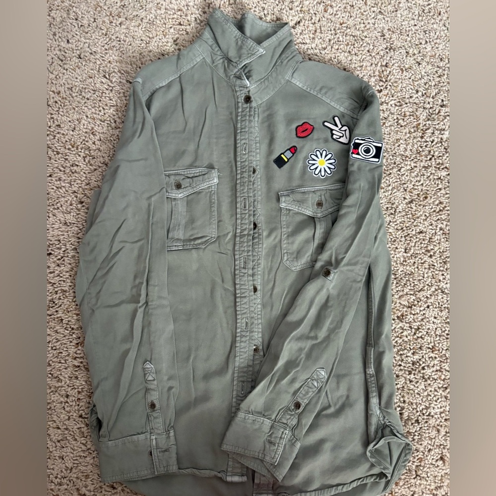 American Eagle shirt
